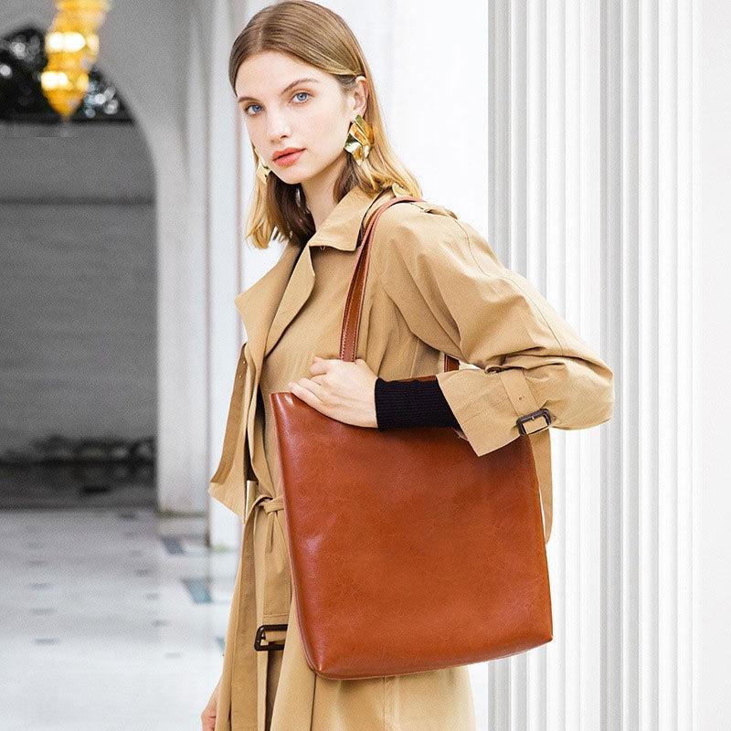 Women’s Leather Shoulder Bag – Christine