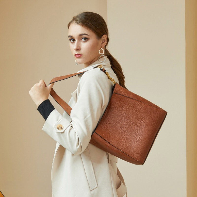 Women’s Leather Shoulder Bag – Odelia